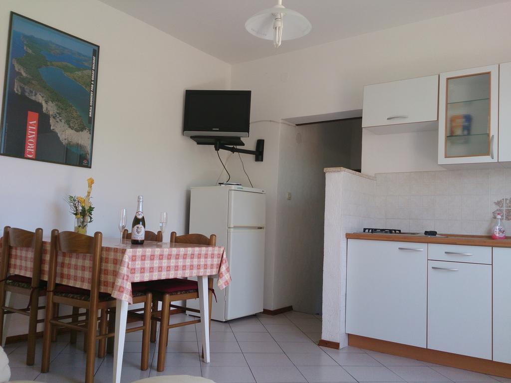 Apartments Valentino Supetarska Draga Szoba fotó