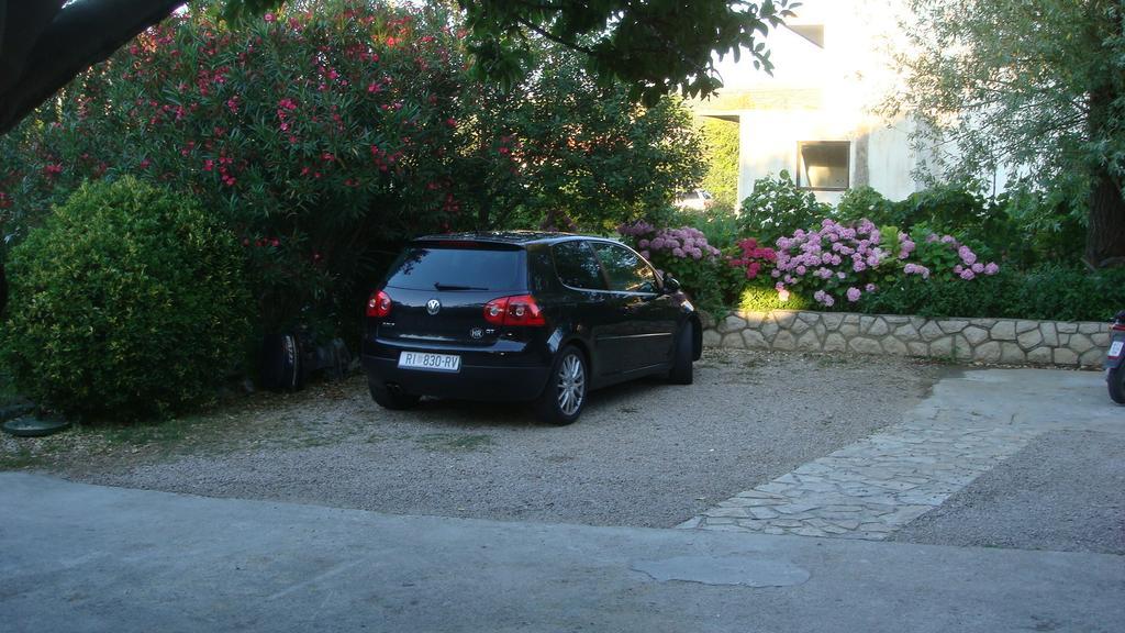 Apartments Valentino Supetarska Draga Kültér fotó