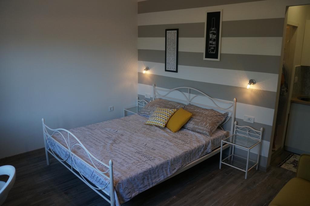 Apartments Valentino Supetarska Draga Kültér fotó